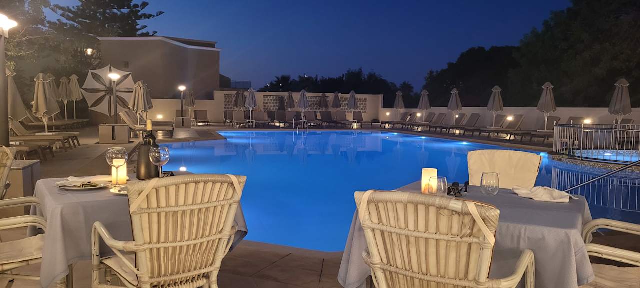 Pool Vantaris Luxury Beach Resort