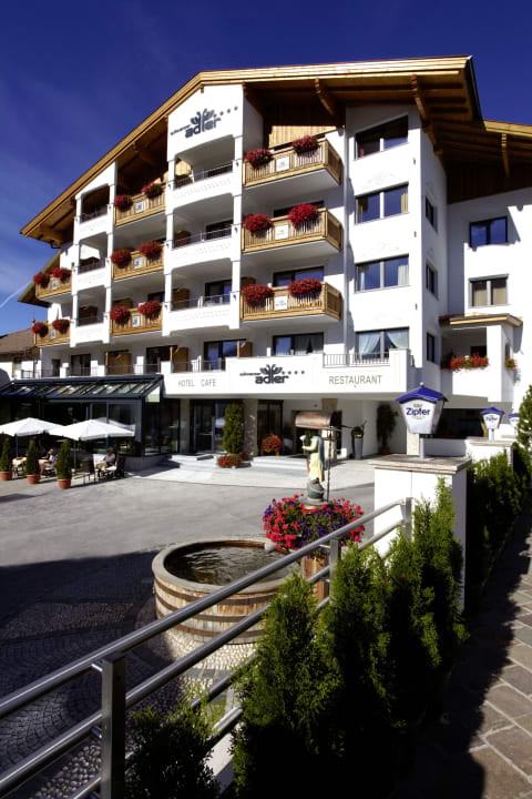 Außenansicht Tag Aktiv Hotel Schwarzer Adler