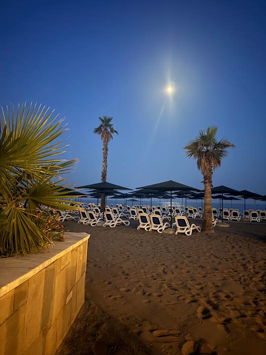 Strand Adora Hotel & Resort