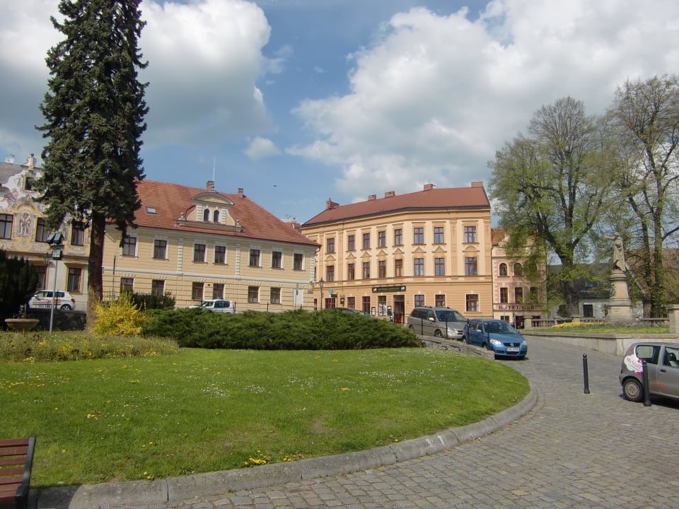 Straße vorm Hotel Hotel U Vlasskeho Dvora