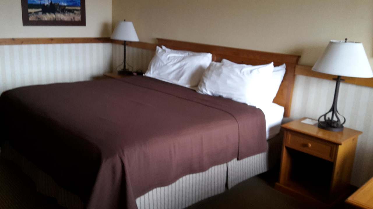 Kingsize Bett  Hotel Cousins Country Inn