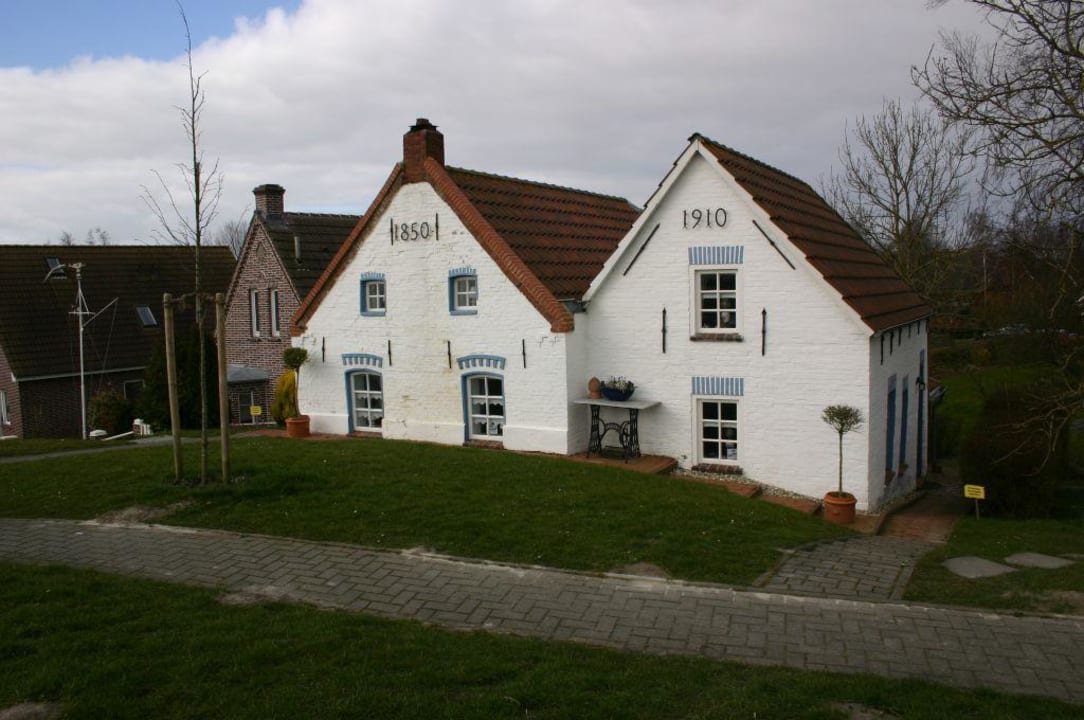 Haus vom Deich aus gesehen Ferienwohnung Huus ant Diek