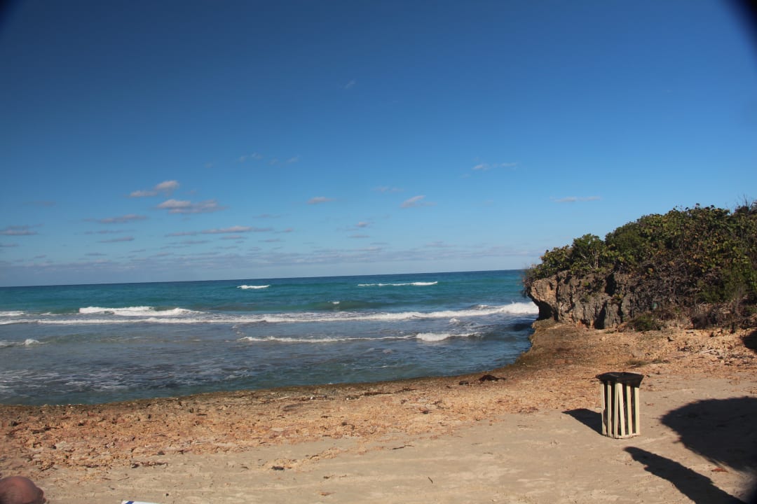 Kleiner Strand an der Steilküste Playa Vista Azul