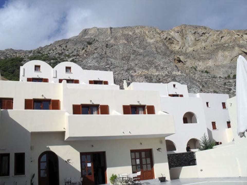 Hotel-Teilansicht von außen Hotel Epavlis