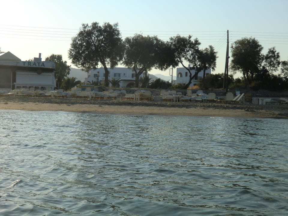 Vom Strand auf die Villa Naxia und die Taverne Villa Naxia Studios