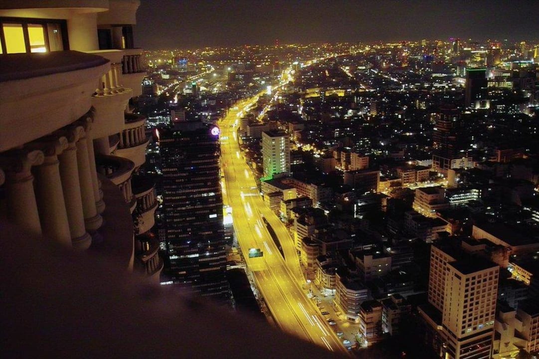 Blick auf das nächtliche Bangkok Hotel Lebua At State Tower