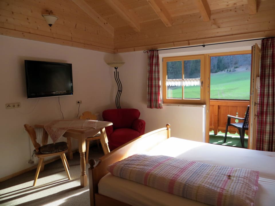 "Doppelzimmer mit hoher Decke" Pension Auf'm Feggenlehen (Ramsau bei