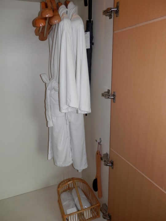 Im Kleiderschrank Hotel New World Shanghai