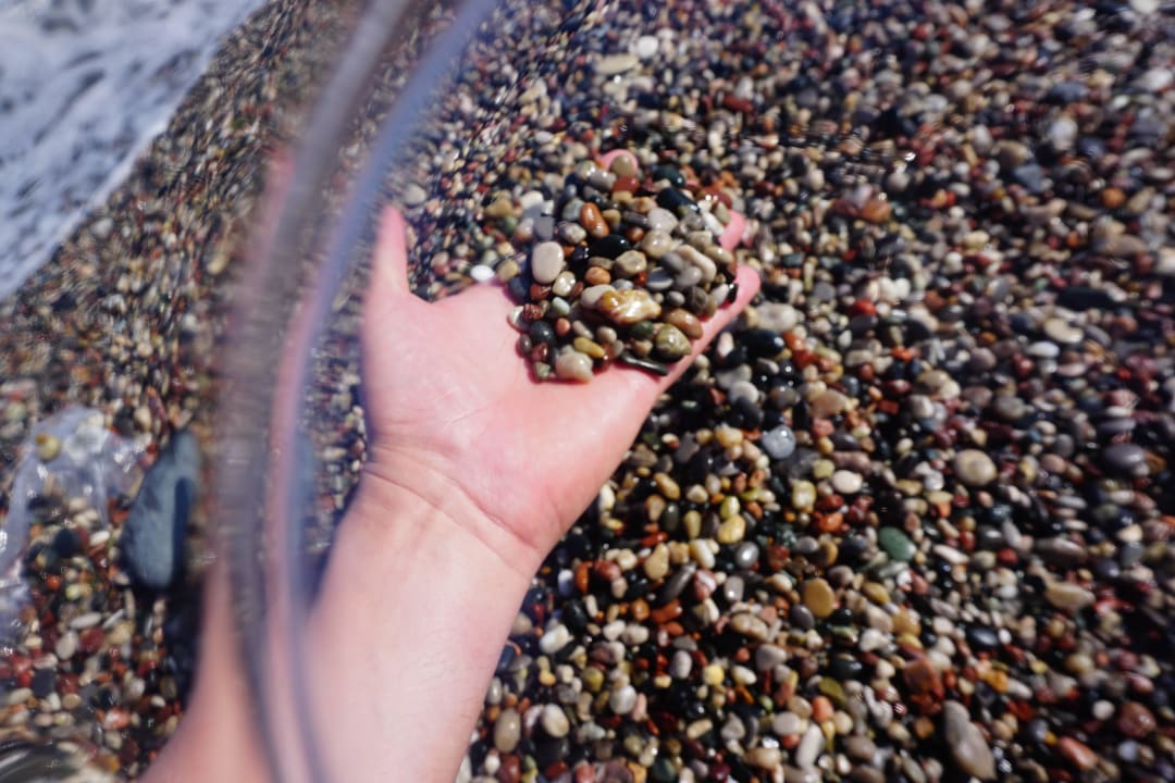 Grober Kies am Strand Atrium Palace Thalasso Spa Resort & Villas