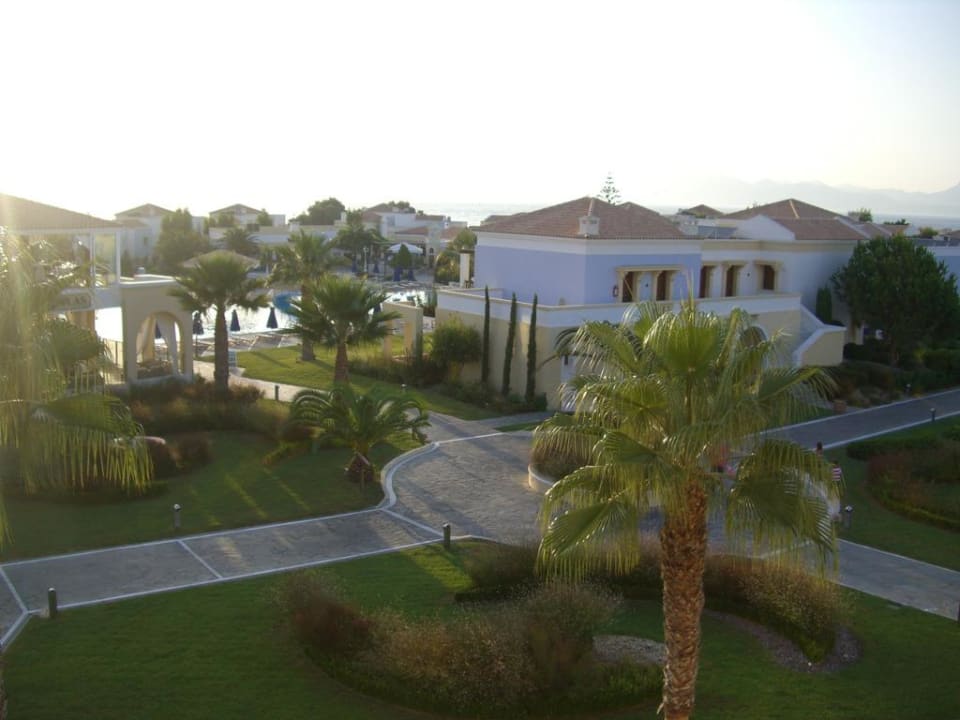 Blick auf Animationspool Neptune Luxury Resort