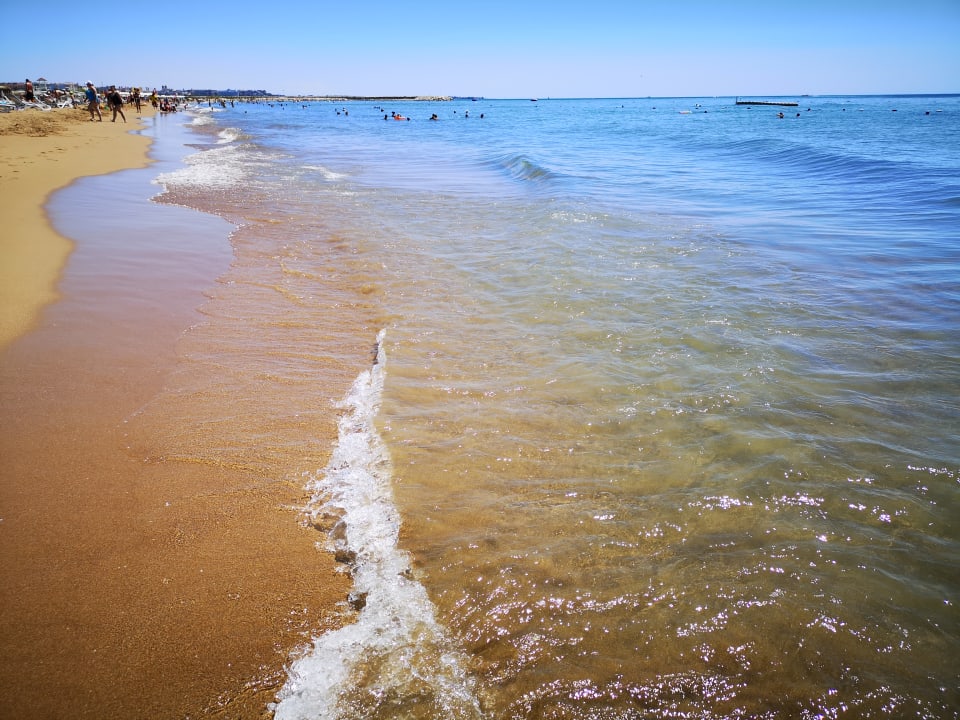 Strand Kamelya Aishen Club