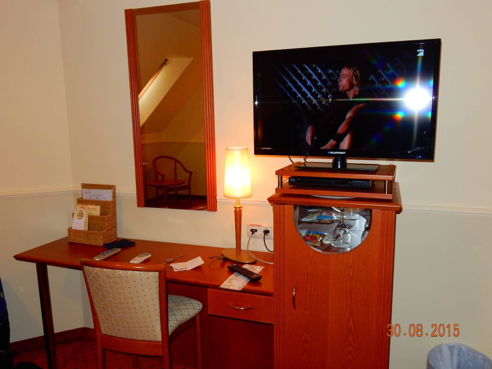 Schöner Fernseher Park Hotel Pelikan