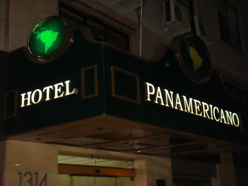 Entrance to the hotel Hotel Panamericano