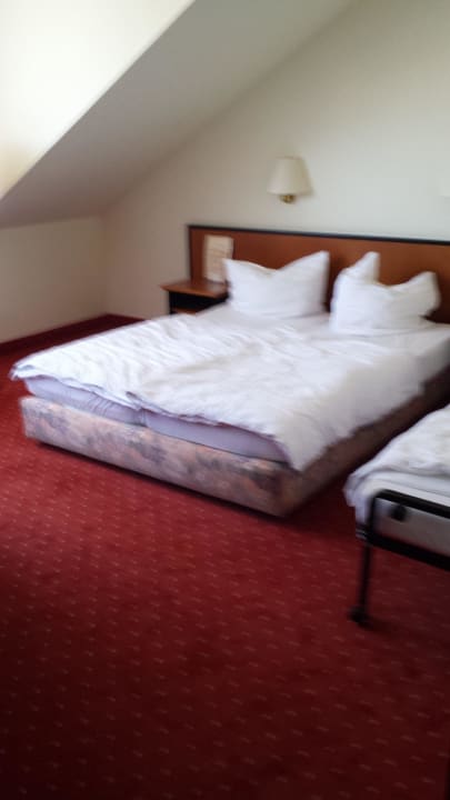 Betten sind nicht so groß, reichen aber aus Hotel Amadeus ROYAL Berlin