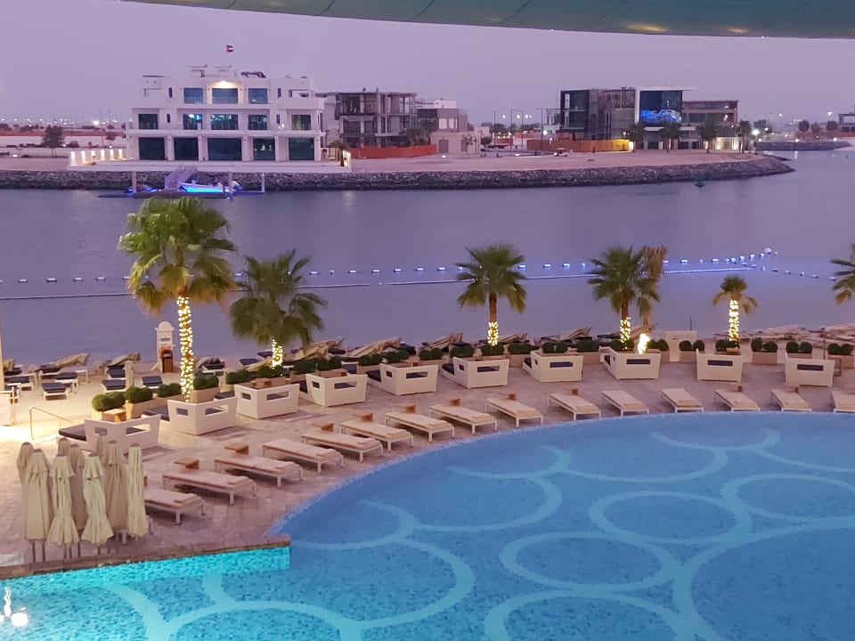 Pool Conrad Abu Dhabi Etihad Towers