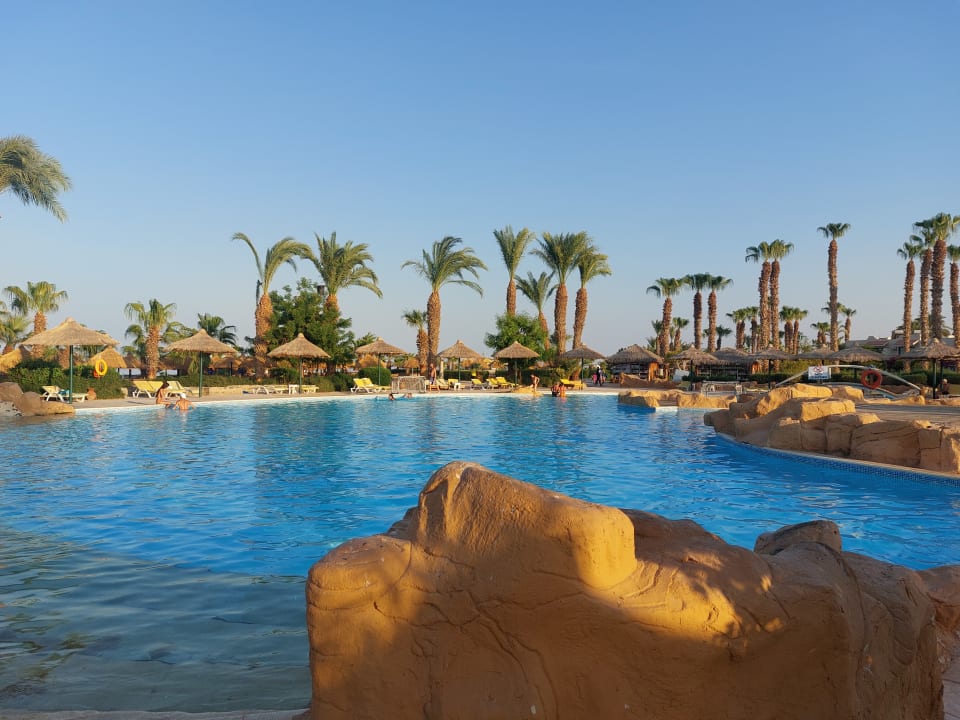 Pool Lotus Bay Beach Resort