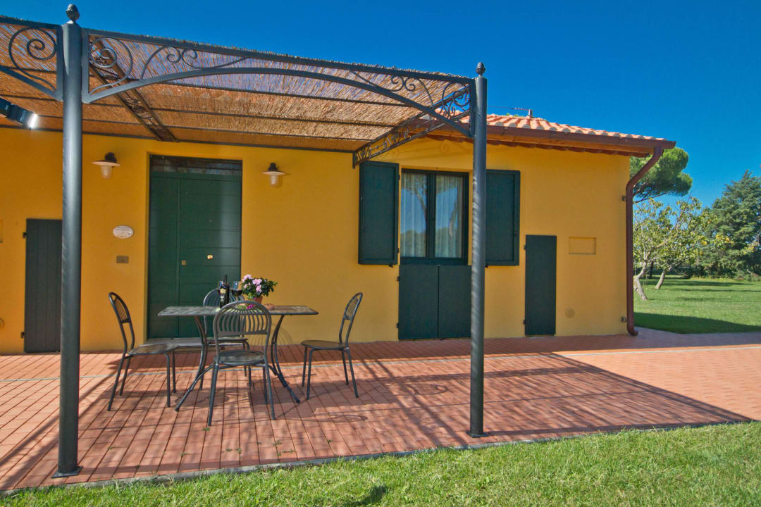 Exterior view La Fattoria di Tirrenia