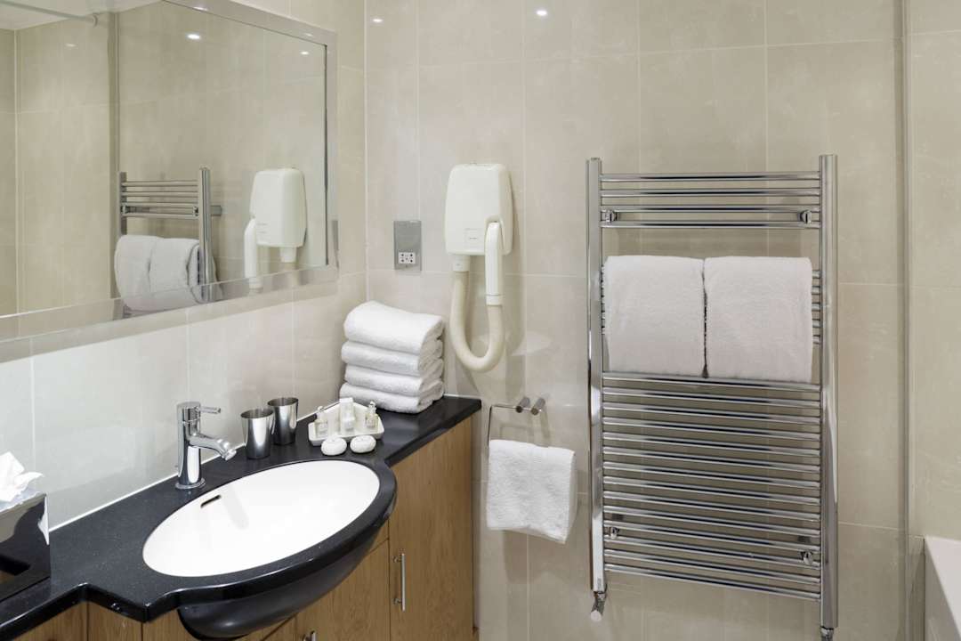 Bathroom Apartments 44 Curzon Street
