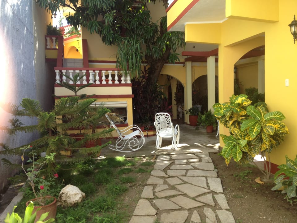 Gartenanlage Hostal Puerto De Casilda