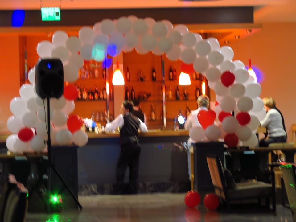 Valentinstag in der Bar Port Side Resort Hotel