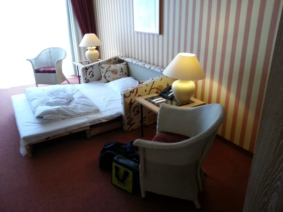 Wohnzimmer mit Schlafcouch Dorint Strandhotel Binz