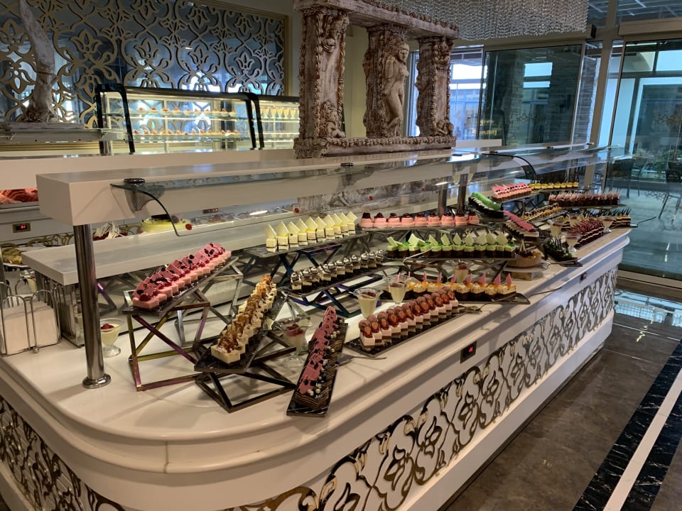 Gastro Side Royal Palace Hotel & Spa