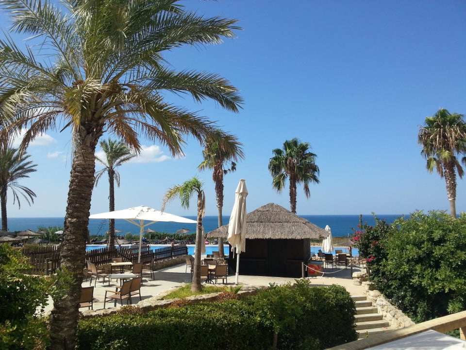 Sitzplätze am Pool Garbi Costa Luz