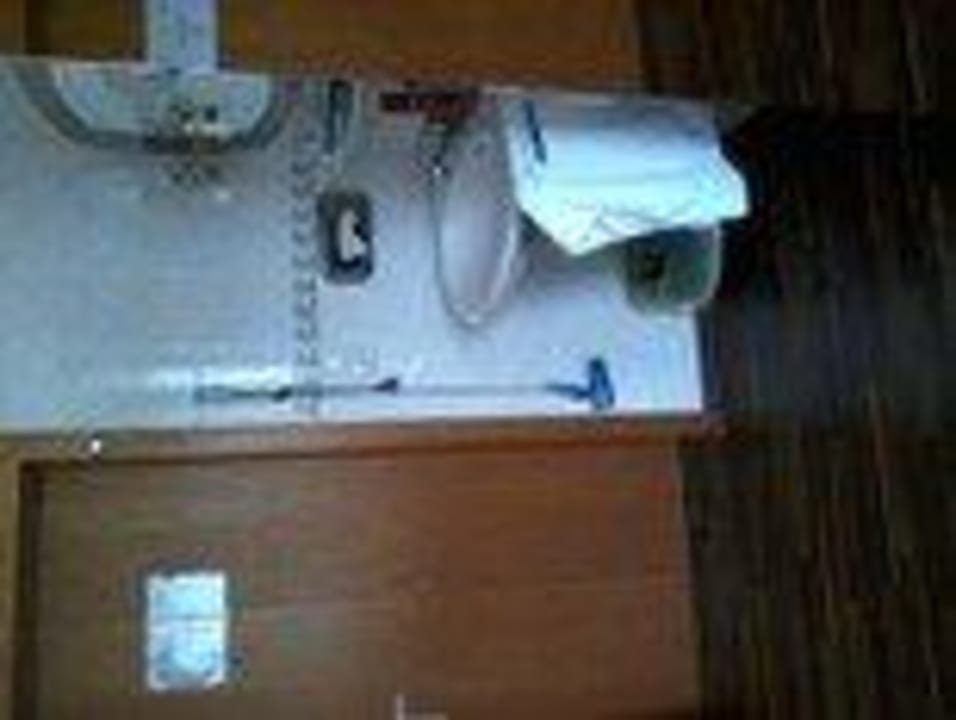 Waschbereich im Zimmer Hotel Lahnblick