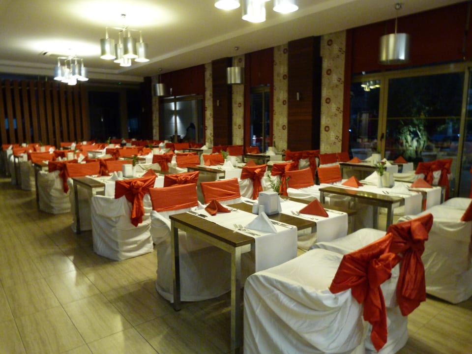 Speiseraum zum türkischen Abend Port Side Resort Hotel