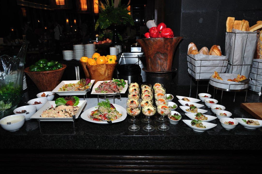 Buffet The Laguna A Luxury Collection Resort & Spa
