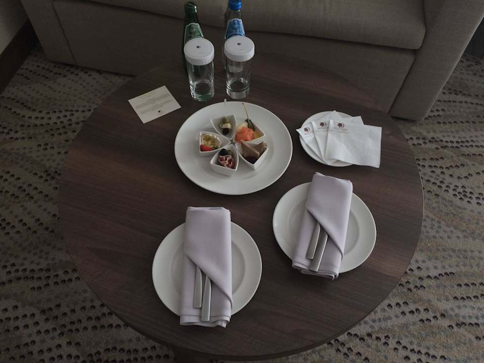 Powitalna przekąska dla GOLD member guest DoubleTree by Hilton Hotel & Conference Centre Warsaw