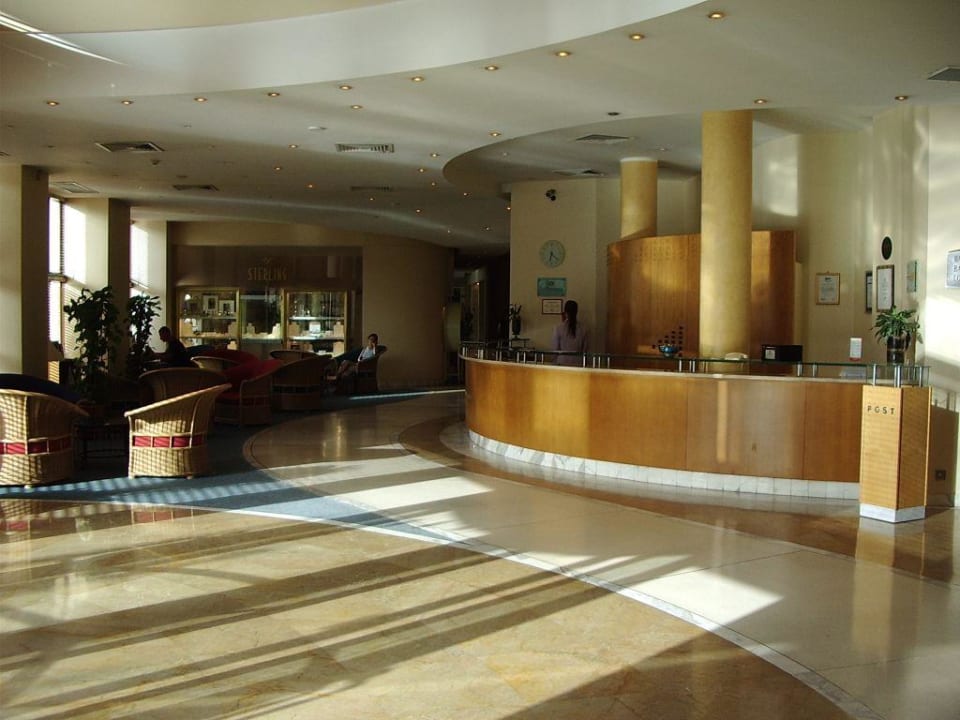 Rezeption Verdi St George's Bay Marina