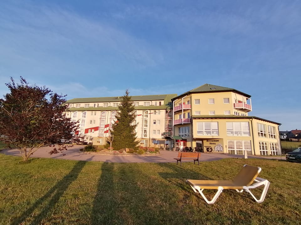 "Gartenanlage" Hotel Kammweg (Neustadt am Rennsteig) • HolidayCheck