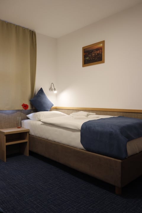 Zimmer Botel Racek