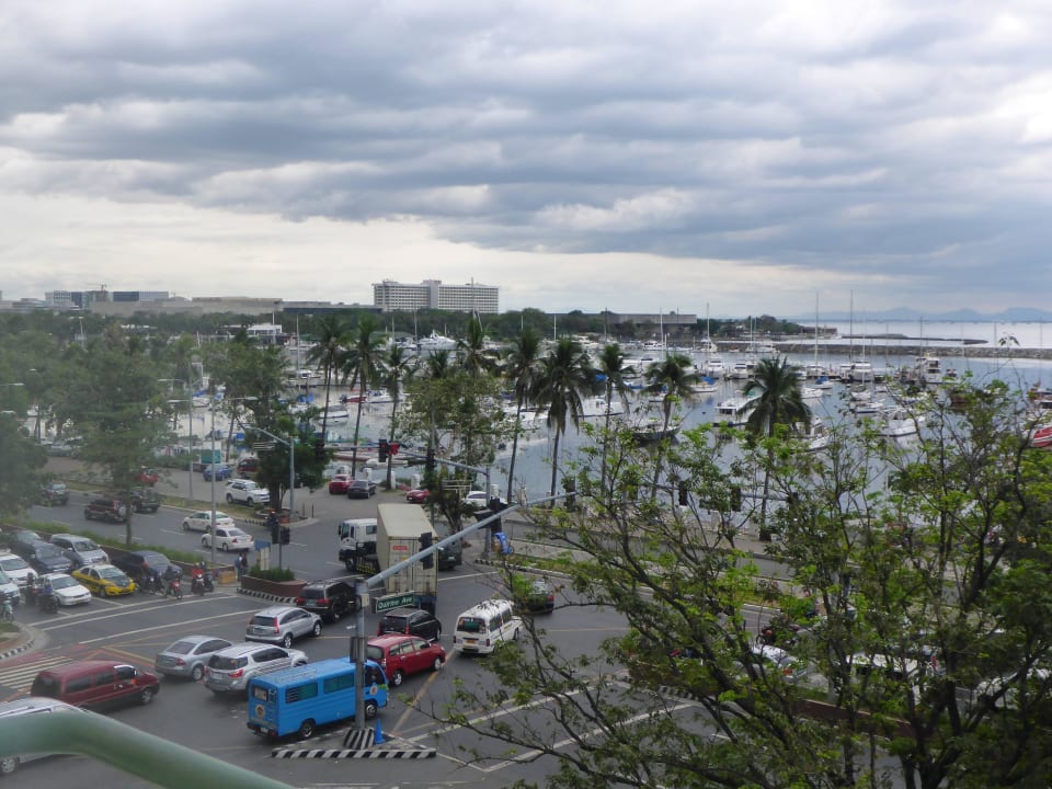 8 Fahrbahnen Hotel Aloha