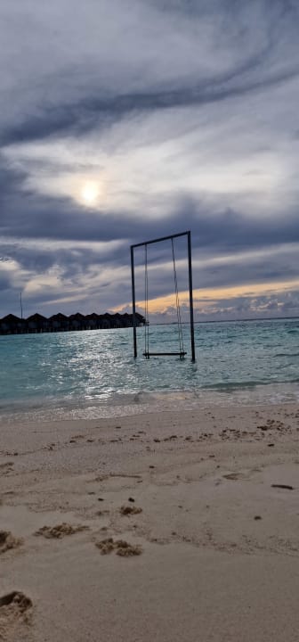 Strand Outrigger Maldives Maafushivaru Resort