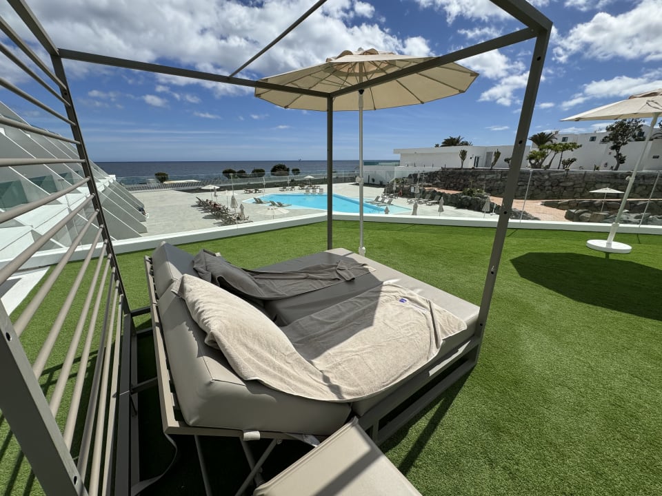 Pool Radisson Blu Resort Lanzarote (Adults Only +16)