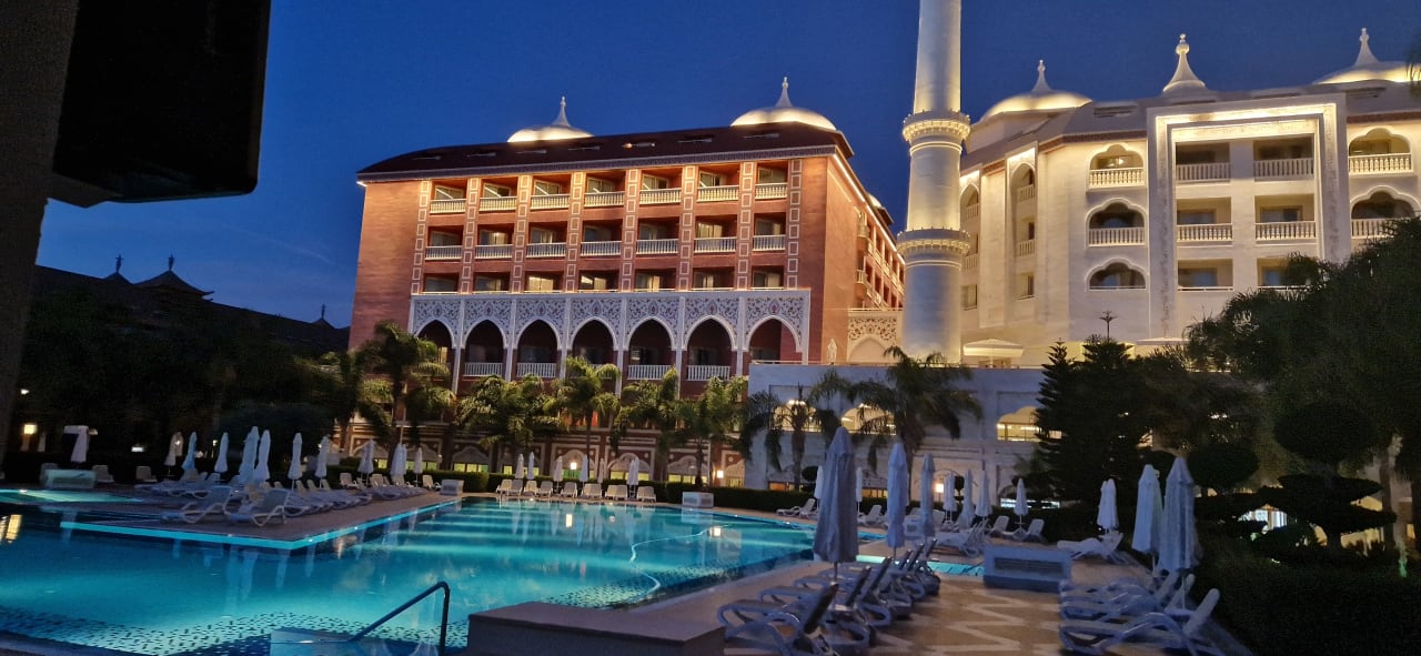 Außenansicht Royal Taj Mahal Hotel