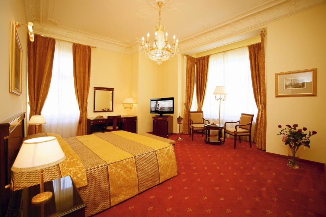 Room Savoy Westend Hotel