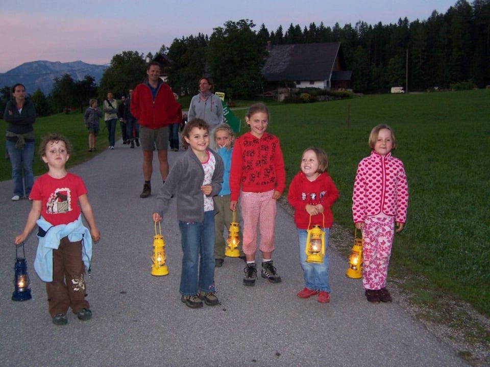 Laternenwanderung Familienbauernhof Grossgrub