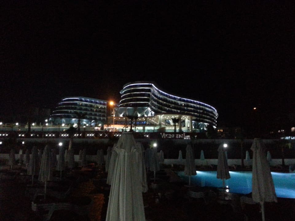 Bei Nacht Vikingen Infinity Resort & Spa