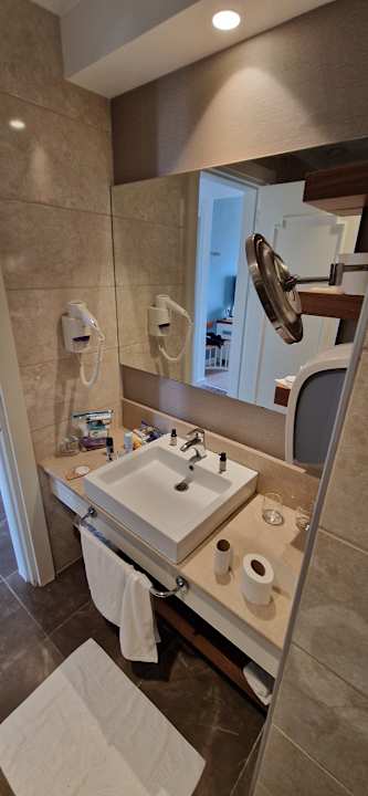 Zimmer Well Palace Side