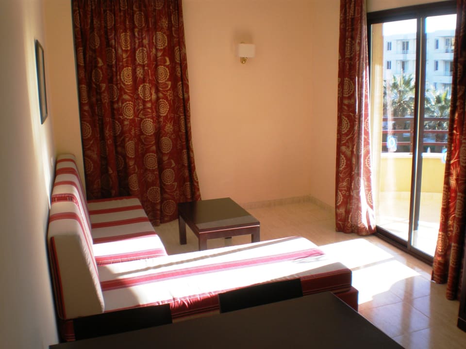 Der Wohnraum allsun App.-Hotel Orient Beach