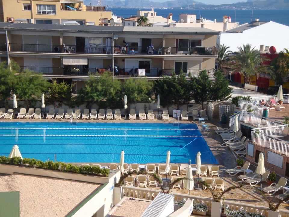 Sicht auf Pool Caprice Janeiro Hotel & Spa