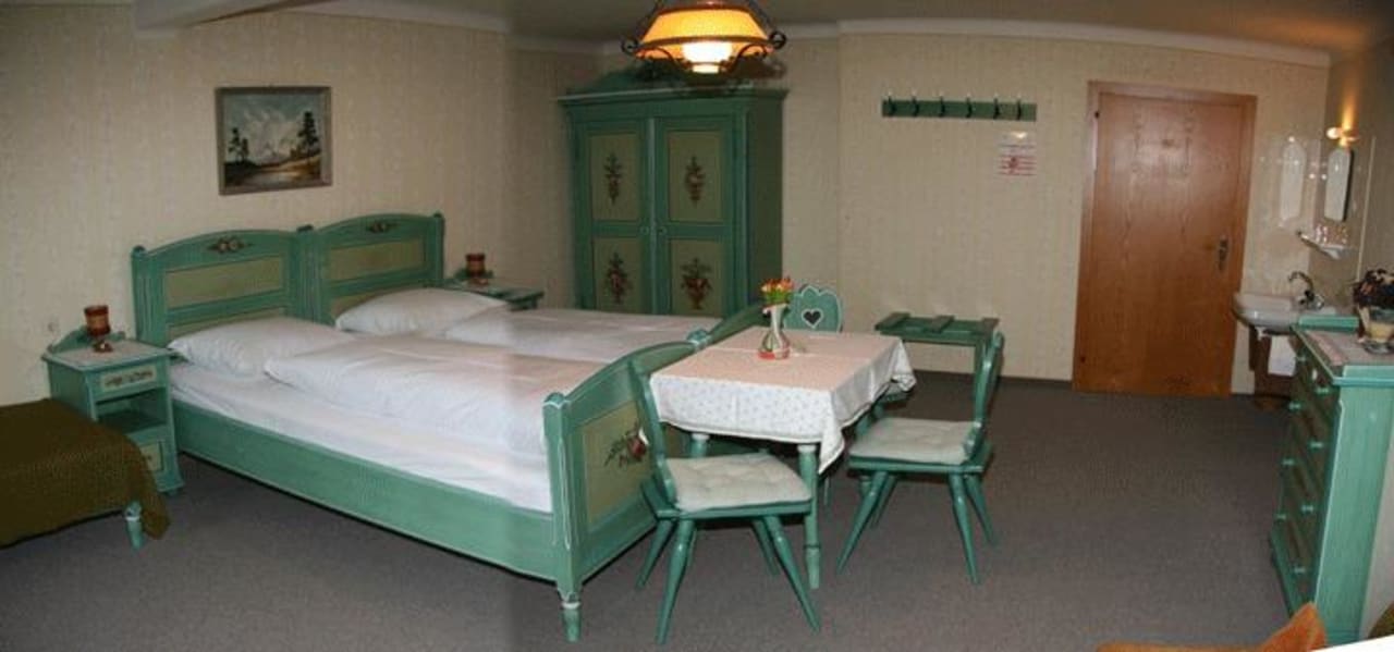 Ein Zimmer im Altbau Hotel - Wirts'haus Zum Schweizer