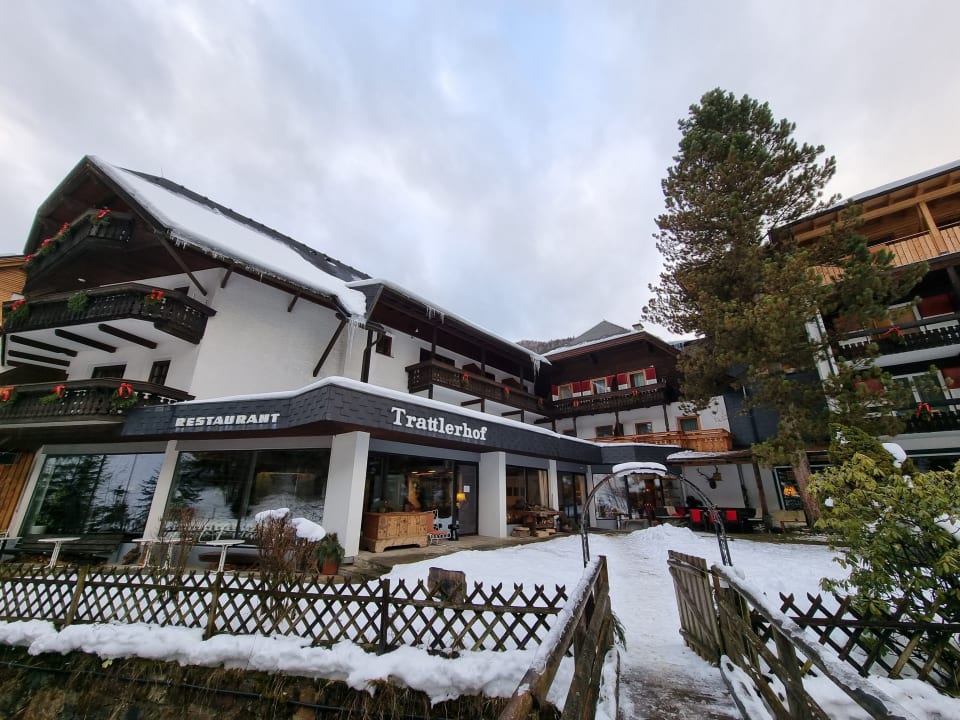 Außenansicht Hotel GUT Trattlerhof & Chalets