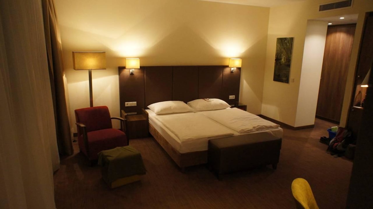 Bett. Austria Trend Hotel Doppio