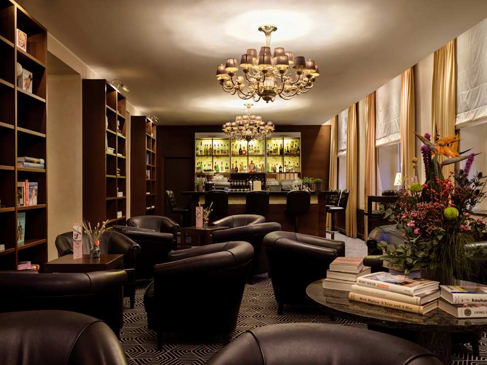 Lobby Metropolitan Hotel by Flemings