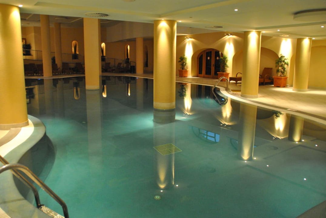 Hallenbad beim Spabereich Hotel Porto Mare - PortoBay