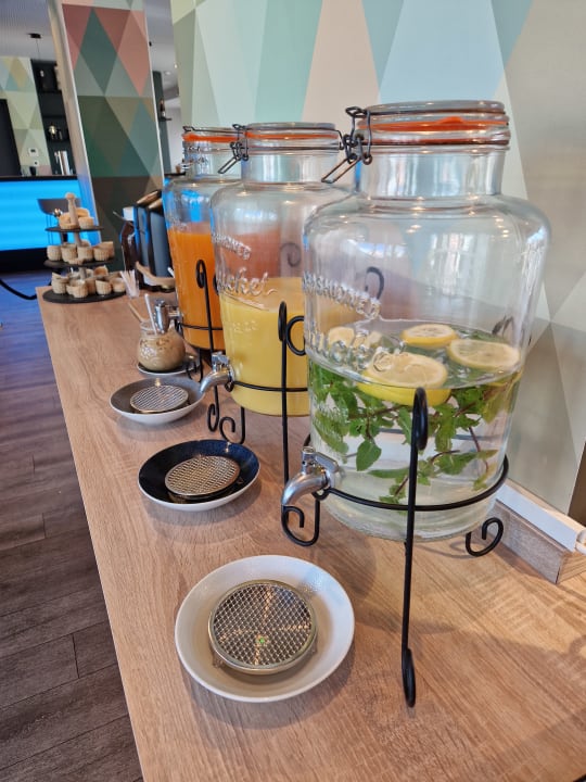 Gastro Holiday Inn – the niu, Charly Frankfurt City